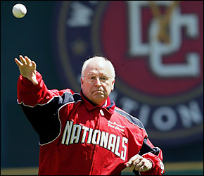 Photo Vice President Cheney throws out the first pitch at Nationals home opener, gets booed. (Getty Images)