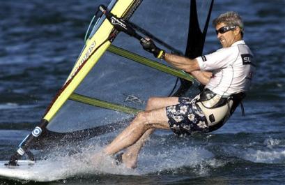 kerrysurf.jpg kerrysurf.jpg