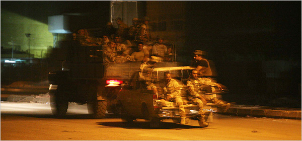 Iraqi Cowards Flee Under Fire