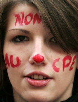 Photo: 
A student demonstrates against First Job Contract (CPE) in Strasbourg April 4, 2006. Hundreds of thousands of students took to the streets of France on Tuesday for a fresh wave of protests they hope will kill off a youth hire-and-fire law as transport workers and teachers staged one-day sympathy strikes. REUTERS/Vincent Kessler