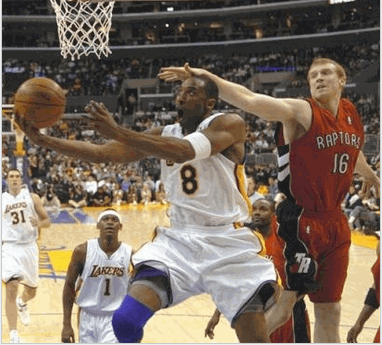 Photo Toronto Raptors' Matt Bonner can't stop Los Angeles Lakers' Kobe Bryant from getting to the basket in the first half of NBA basketball action on Sunday, Jan. 22, 2006, in Los Angeles. (AP Photo/Matt A. Brown)