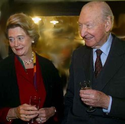 Kurt Waldheim and Wife Sissy 2002 Photo (via WikiPedia)