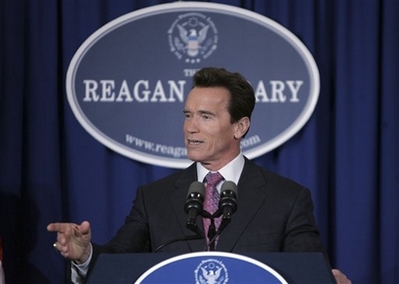 Schwarzenegger to Endorse McCain California Gov. Arnold Schwarzenegger holds at a news conference before the Republican presidential debate at the Ronald Reagan Presidential Library in Simi Valley, Calif., Wednesday, Jan. 30, 2008. (AP Photo/LM Otero)