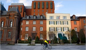 A view of Blair House, which is situated across the street from the White House. The yellow facade marks the main entrance. (Photo: Stephen Crowley/The New York Times) 