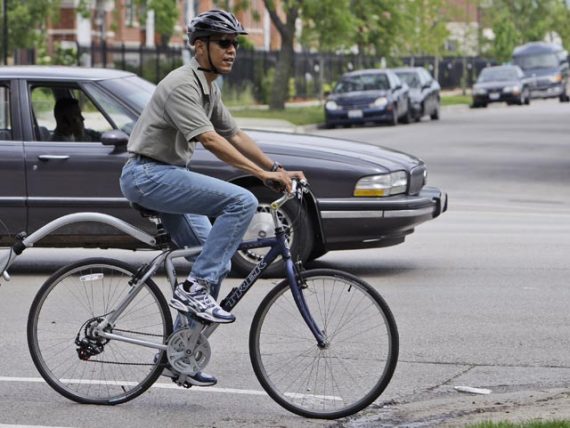 obama_rides_bicycle